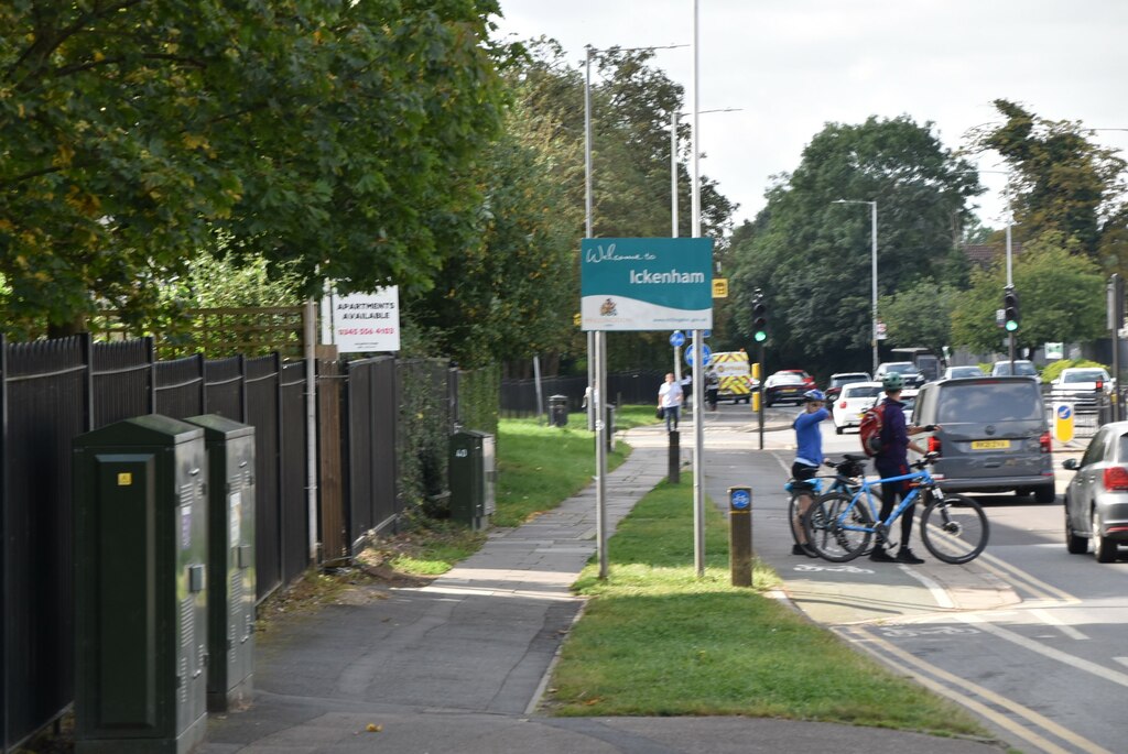 Driving lessons in Ickenham UB10